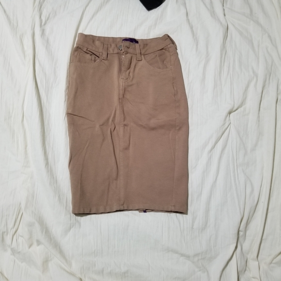 skirt - Picture 2 of 4